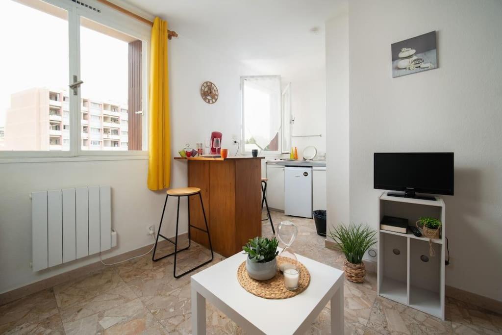 Fully Equipped Apartment Ideal For 2 People Марсель Экстерьер фото