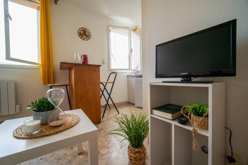 Fully Equipped Apartment Ideal For 2 People Марсель Экстерьер фото